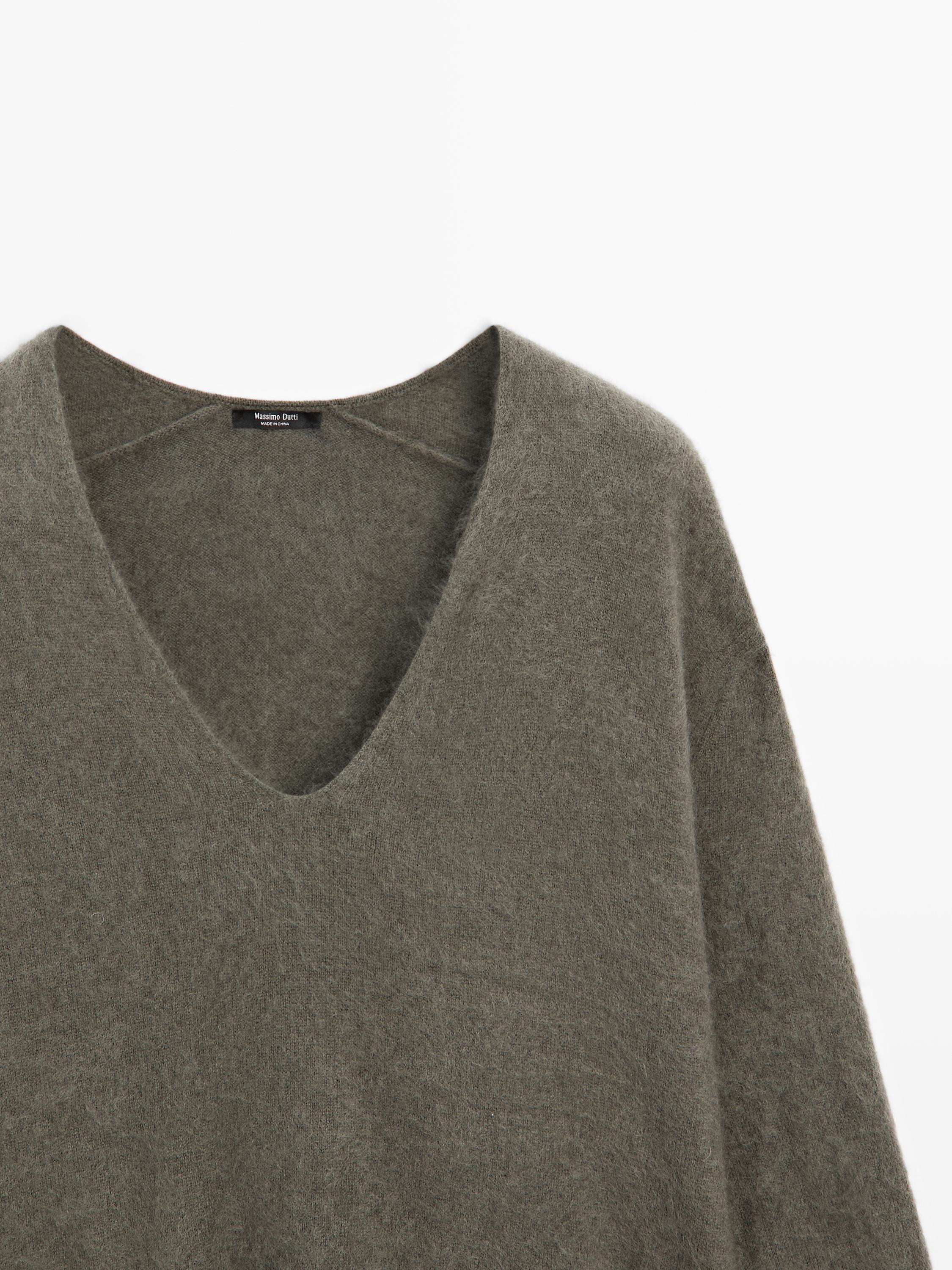 Wool and cashmere V-neck knit sweater